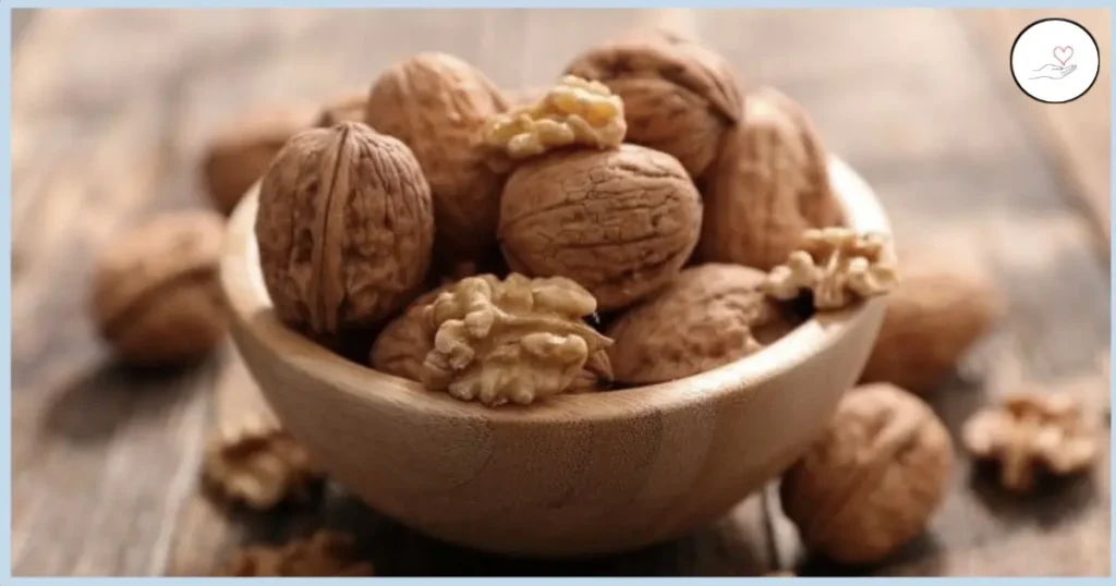 पुरुषों को अखरोट खाने के फायदे और नुकसान : Walnuts Benefits And Side Effects In Hindi